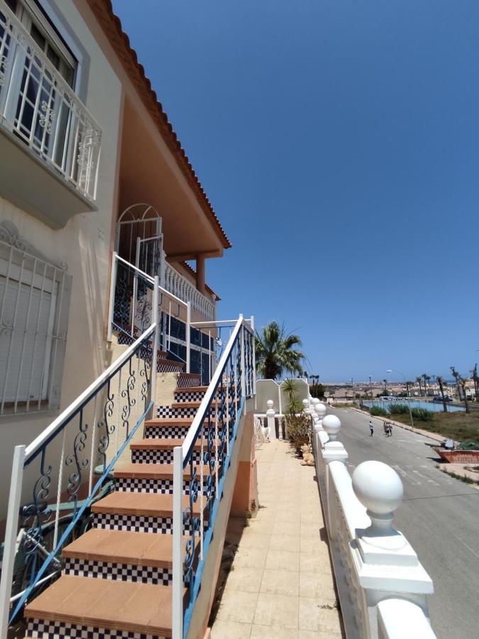 Confortable Apartamento Con Vistas Al Mar Torrevieja Bagian luar foto