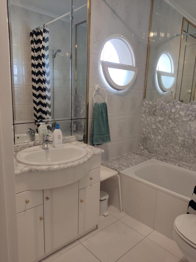 Confortable Apartamento Con Vistas Al Mar Torrevieja Bagian luar foto