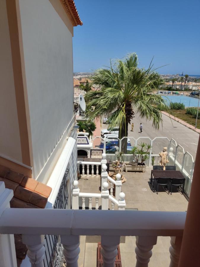 Confortable Apartamento Con Vistas Al Mar Torrevieja Bagian luar foto